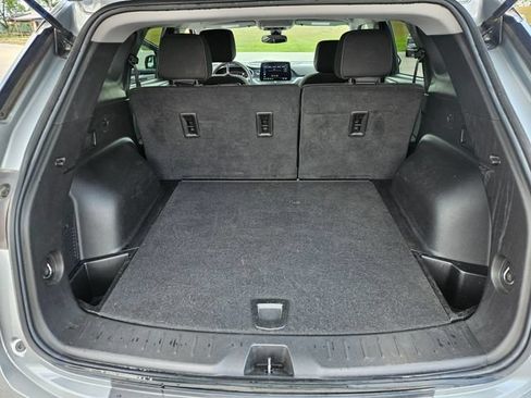 Used 2025 Chevrolet Blazer LT AWD/4WD image 23