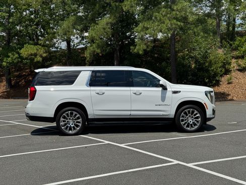 Used 2025 GMC Yukon XL Denali AWD/4WD image 14