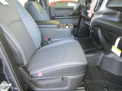 New 2026 RAM 2500 Tradesman AWD/4WD image 25