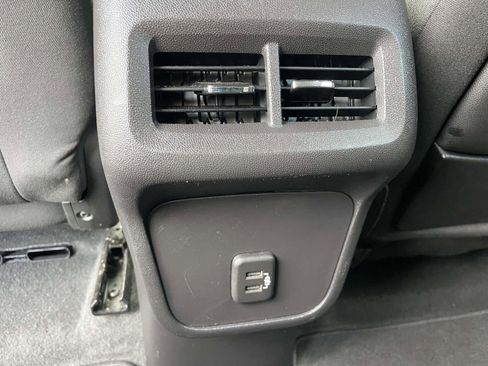 Used 2024 GMC Terrain SLE FWD image 13