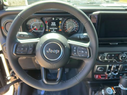 New 2025 Jeep Gladiator Mojave image 20