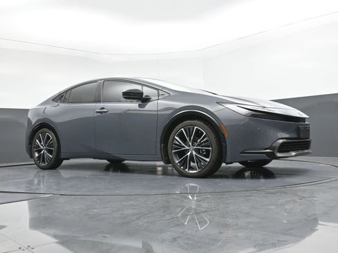 Used 2024 Toyota Prius XLE image 20