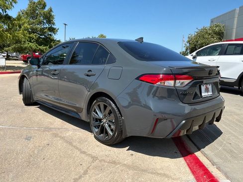 Used 2025 Toyota Corolla SE FWD image 8
