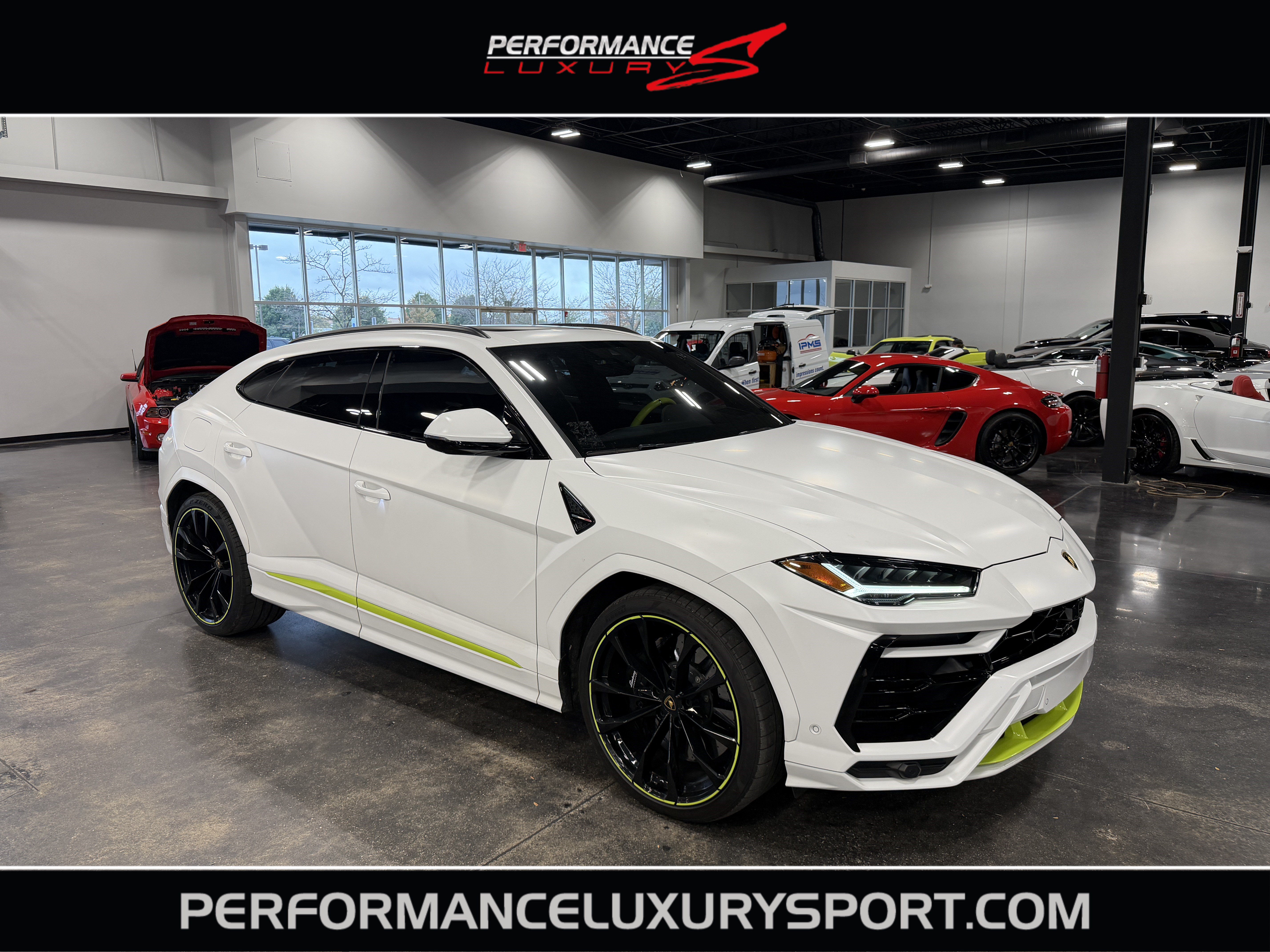 Used 2022 Lamborghini Urus AWD/4WD image 1