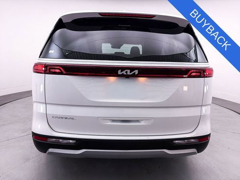 Used 2024 Kia Carnival LX FWD image 13