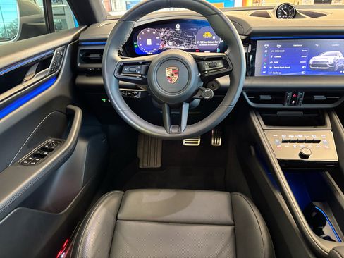 Used 2025 Porsche Macan 4S Electric image 16