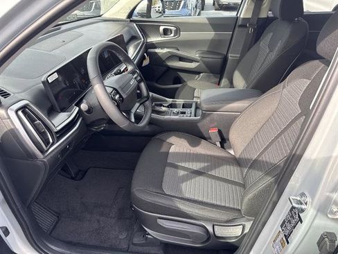 New 2026 Kia Sorento LX FWD image 8