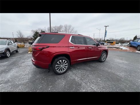 Certified 2023 Chevrolet Traverse Premier w/ LPO, Floor Liner Package image 8
