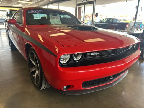 Used 2015 Dodge Challenger R/T Plus RWD image 3