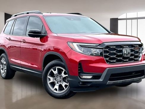 Used 2023 Honda Passport TrailSport image 3