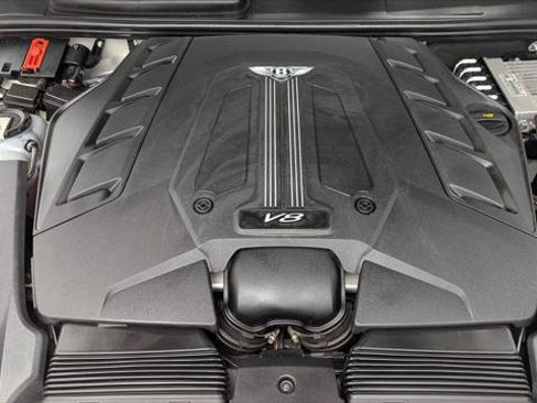 Used 2019 Bentley Bentayga AWD/4WD image 33