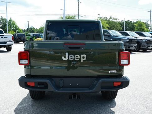 Used 2022 Jeep Gladiator Overland w/ Popular Equipment Package AWD/4WD image 7