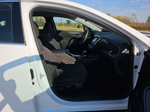 Used 2024 Chevrolet Malibu LT image 27