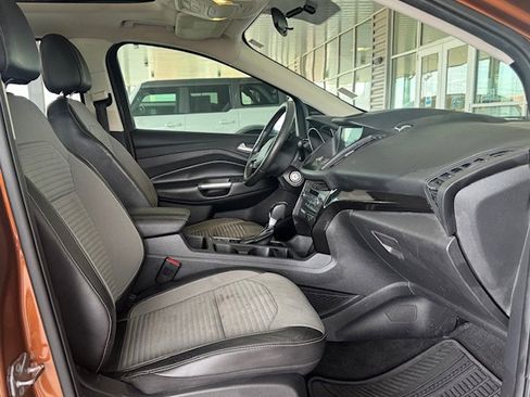 Used 2017 Ford Escape SE w/ Equipment Group 201A image 8