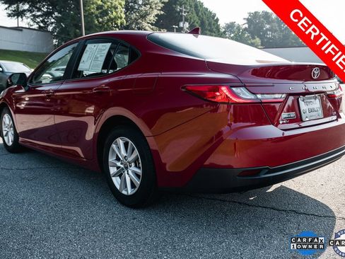 Used 2025 Toyota Camry LE FWD image 5