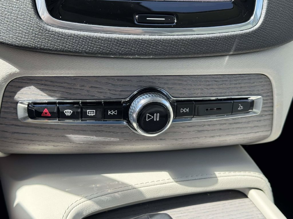 Certified 2024 Volvo XC90 T8 Plus w/ Protection Package Premier AWD/4WD image 27