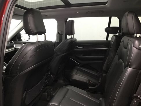 Used 2024 Jeep Grand Cherokee L Limited AWD/4WD image 13