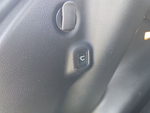 Used 2021 Jeep Compass Latitude w/ Sun and Sound Group image 10