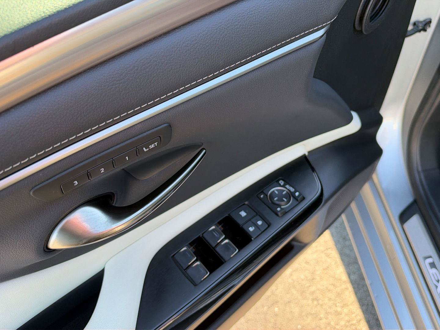 Used 2023 Lexus ES 350 F Sport w/ Accessory Package (Z1) FWD image 12