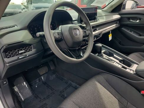 Certified 2025 Honda Accord SE image 18