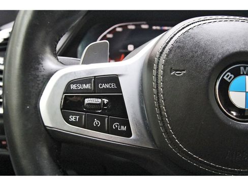 Used 2022 BMW X5 M50i image 15