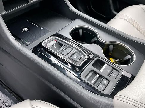 Used 2023 Honda Pilot Touring image 16
