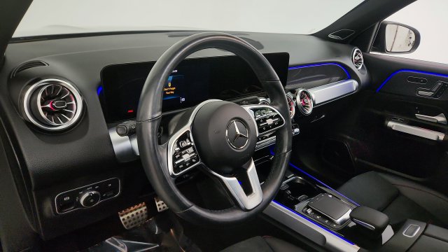 Used 2023 Mercedes-Benz GLB 250 w/ AMG Line image 49