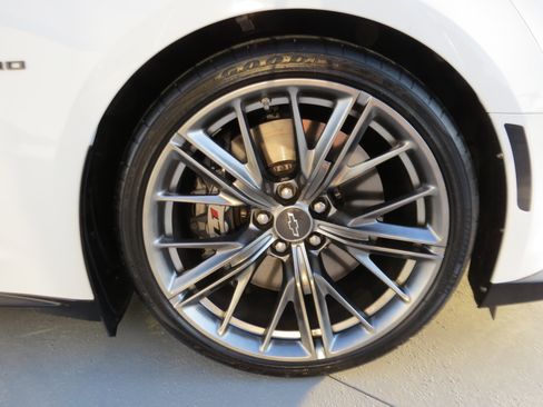 Used 2022 Chevrolet Camaro ZL1 image 11