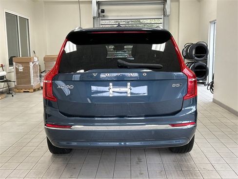 Used 2023 Volvo XC90 B5 Plus image 3