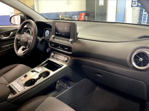Used 2023 Hyundai Kona SE image 14