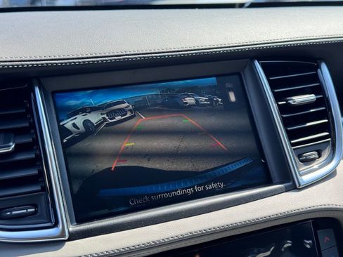 New 2025 INFINITI QX50 Luxe image 10