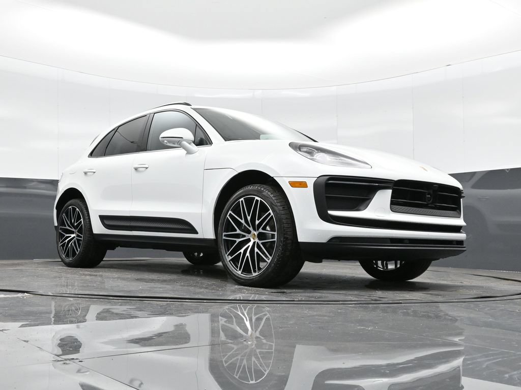 Certified 2026 Porsche Macan AWD/4WD image 40