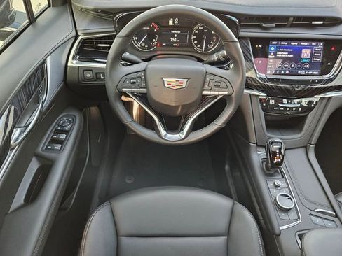 New 2025 Cadillac XT6 Premium Luxury image 13