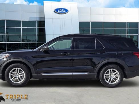 Certified 2025 Ford Explorer Active w/ Active Comfort Package image 3