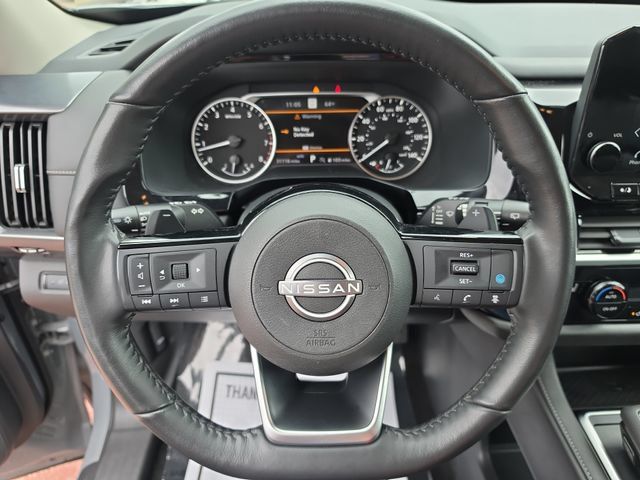 Used 2024 Nissan Pathfinder SL AWD/4WD image 14