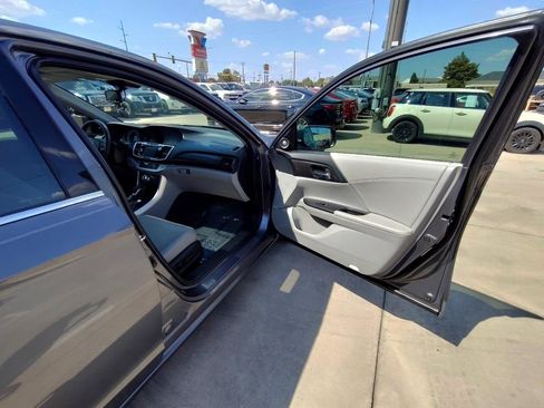 Used 2013 Honda Accord Touring image 40