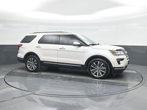 Used 2018 Ford Explorer Platinum image 11