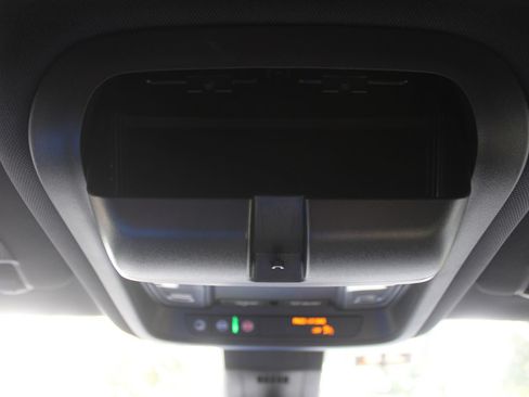Used 2023 Chevrolet Equinox RS FWD image 58