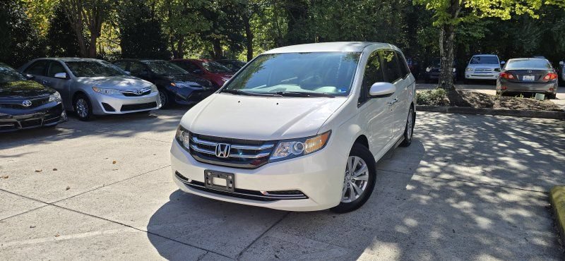Used 2016 Honda Odyssey SE image 1