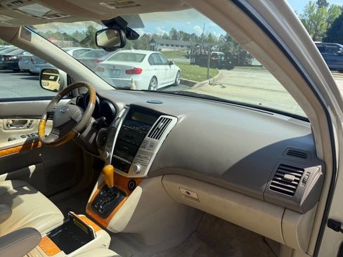 Used 2006 Lexus RX 330 FWD image 14