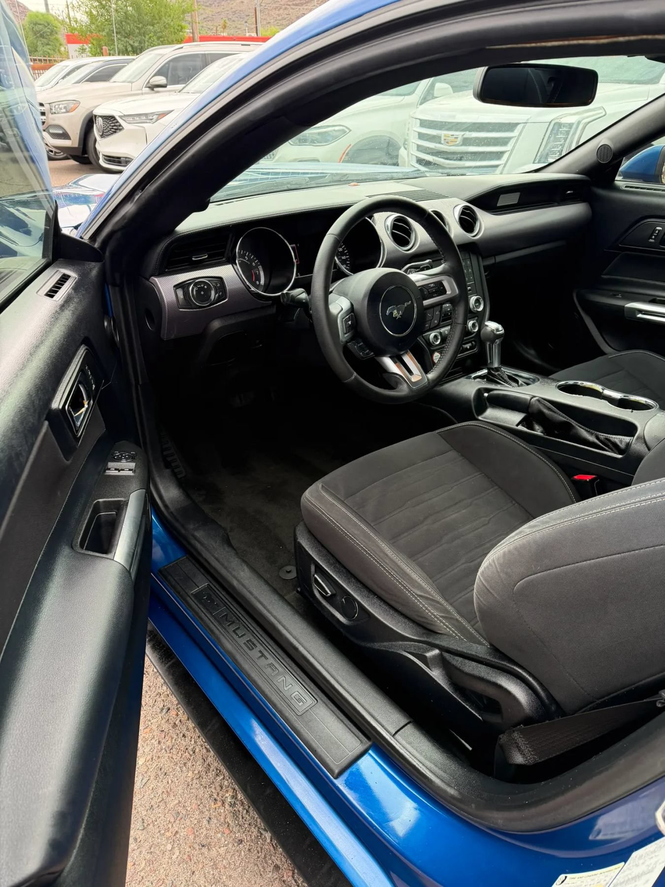 Used 2017 Ford Mustang Coupe RWD image 9