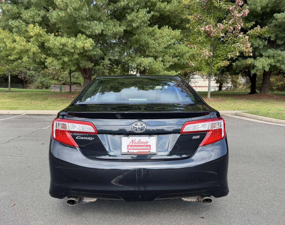 Used 2012 Toyota Camry SE w/ Leather Pkg FWD image 4