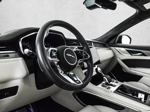 Used 2022 Jaguar F-PACE SVR image 10