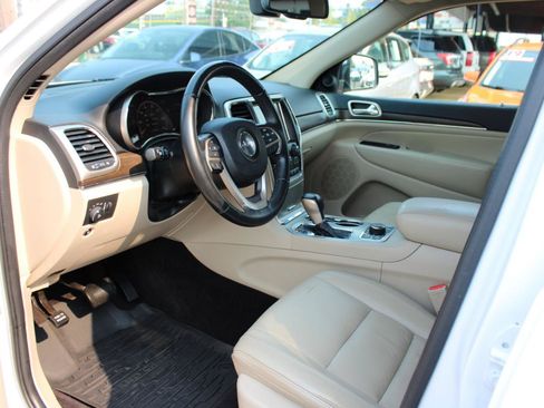 Used 2016 Jeep Grand Cherokee Limited AWD/4WD image 12