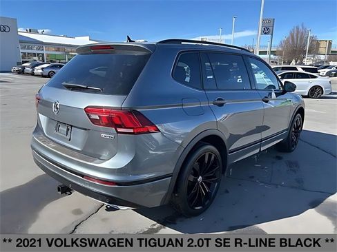 Used 2021 Volkswagen Tiguan SE R-Line image 3