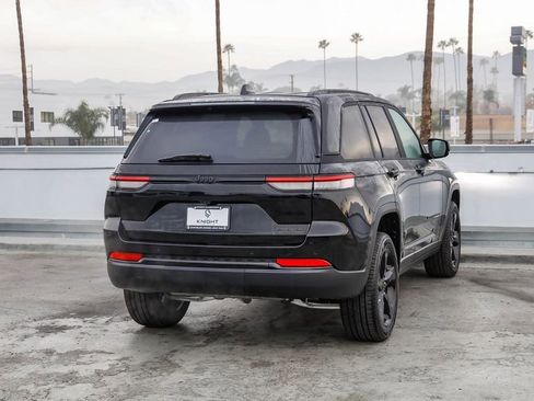 New 2025 Jeep Grand Cherokee Limited w/ Black Appearance Package image 9