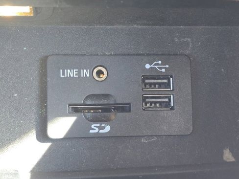 Used 2015 Ford F150 Lariat w/ Equipment Group 502A Luxury image 4