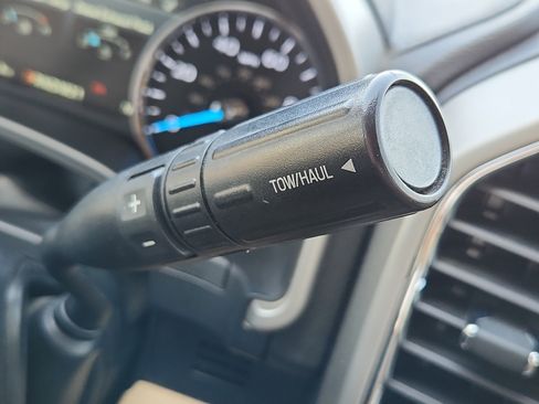 Used 2018 Ford F250 Lariat w/ Lariat Value Package image 24