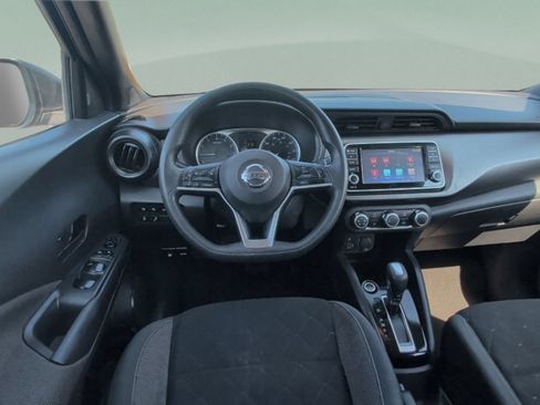 Used 2020 Nissan Kicks S FWD image 27