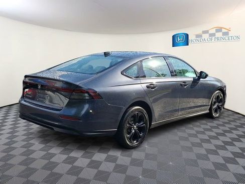 Used 2025 Honda Accord SE image 6